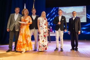 2015